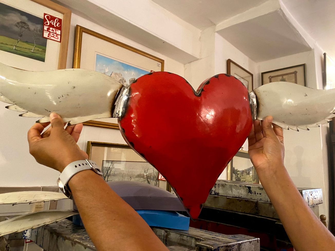 'Why can’t you just meet somebody naturally, darling?': Dating in the age of the app