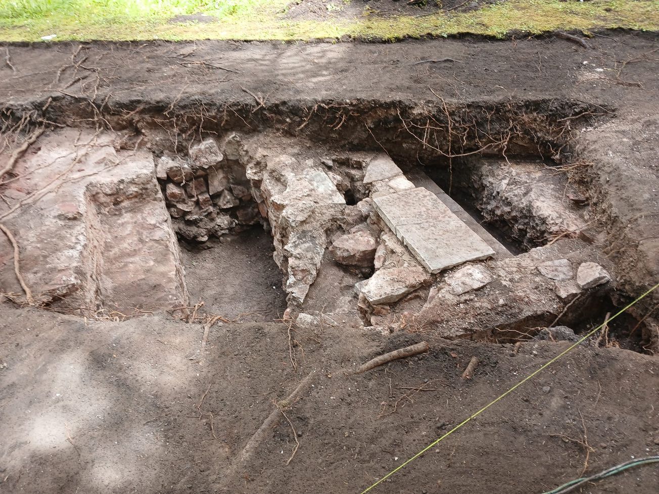 In conversation with the University of Bristol's archeologists at Royal Fort Gardens