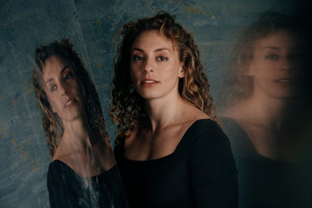 Review: Claudia Shnier’s ‘Split Ends’