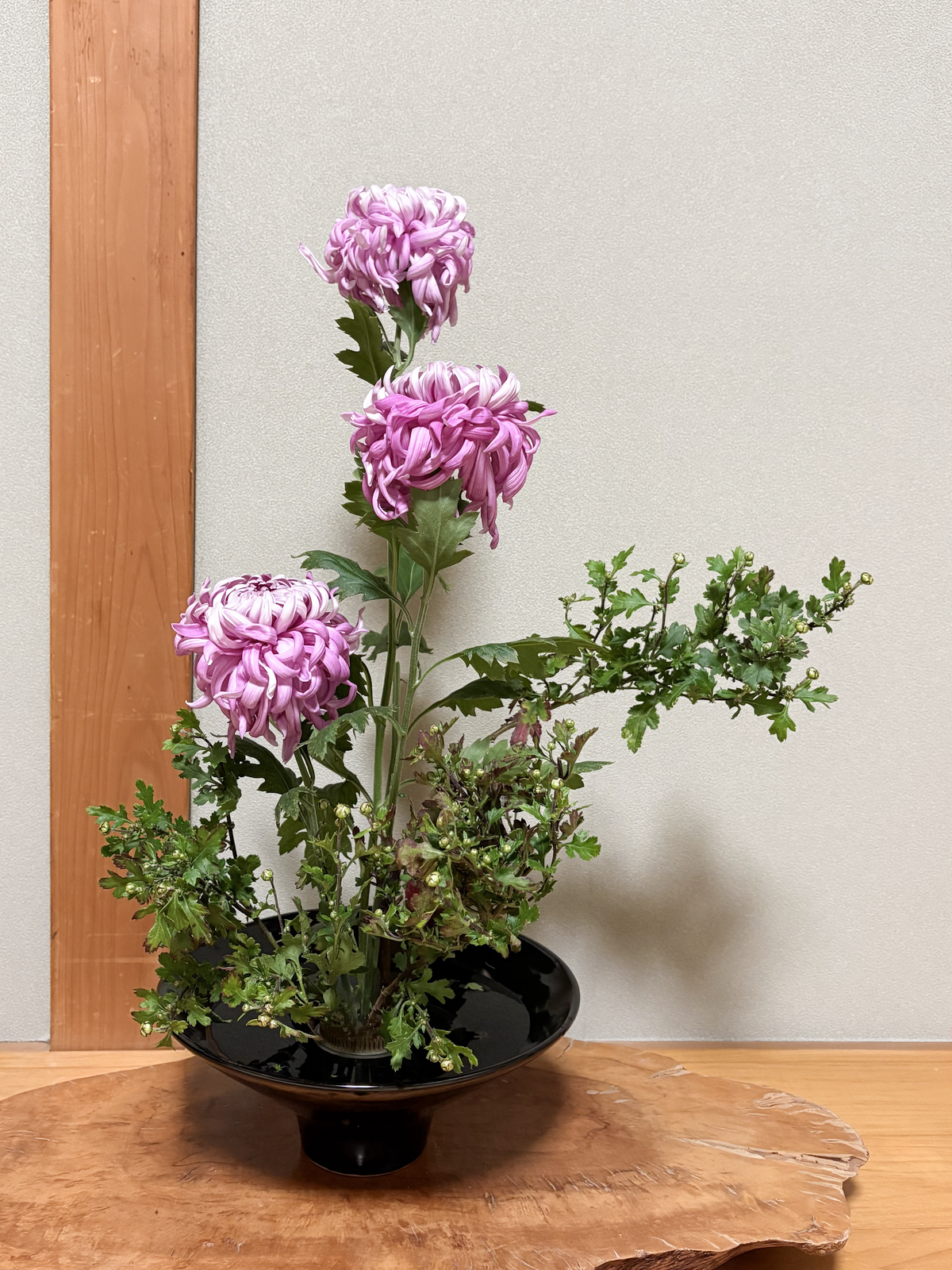 Simple Ikebana Flower Tips and Year-End Reflections