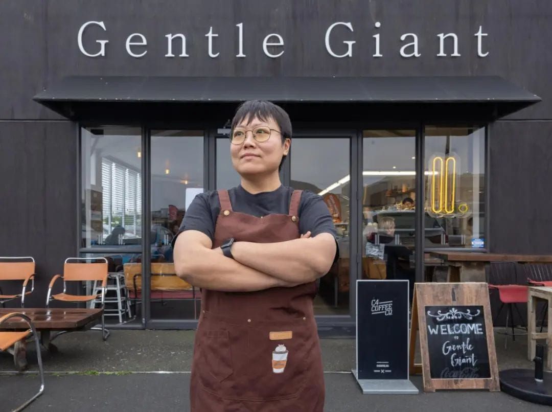 Brewing Success: How One Chinese Entrepreneur Revived a Fading Café in New Zealand