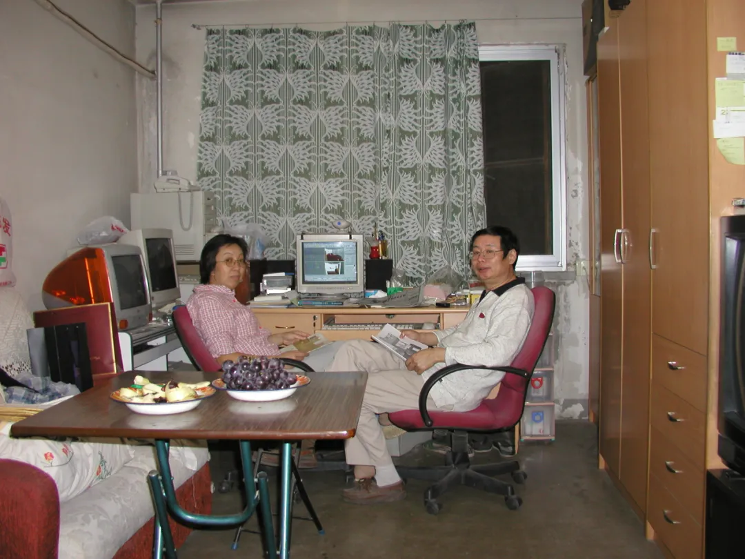 Chinese Couple Takes IELTS at 60, Immigrates to New Zealand, and Starts a Business in Their Garage