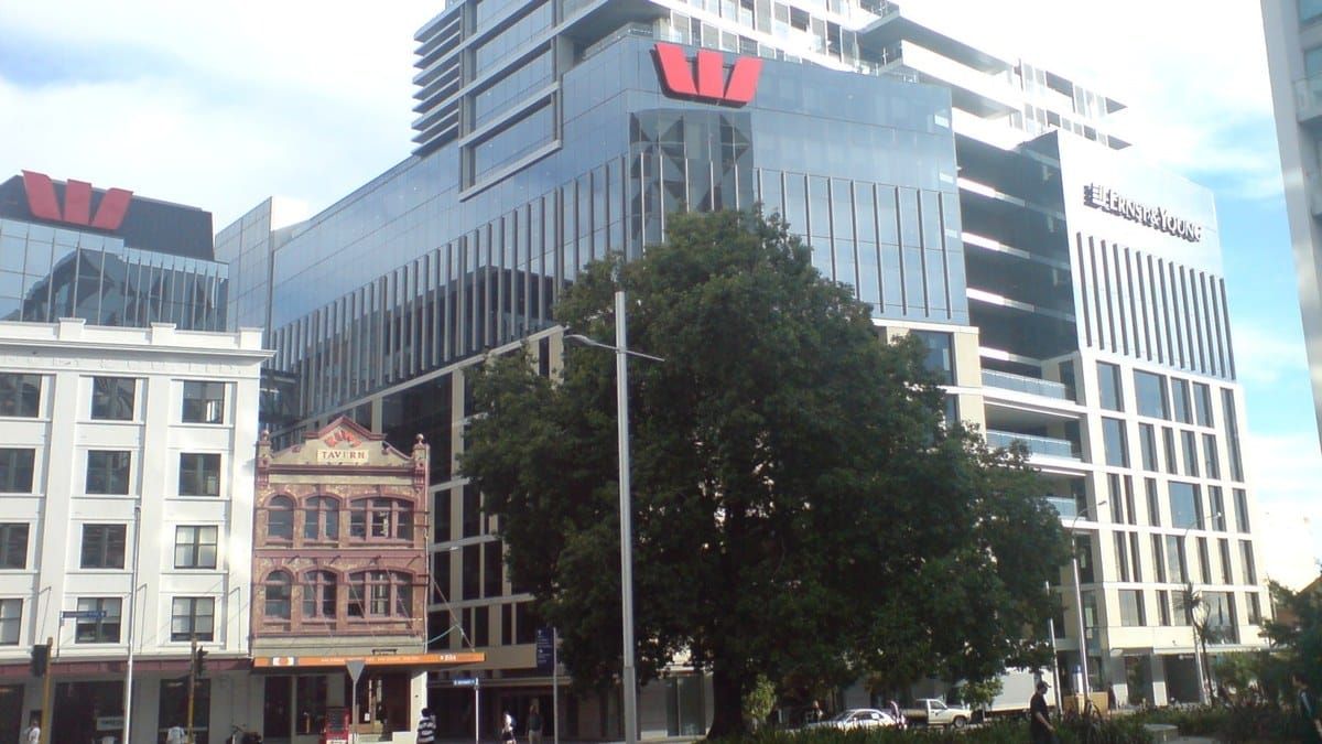 Westpac cuts 18-month mortgage rate to 5.19% after Reserve Bank holds OCR