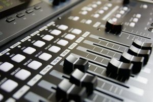 EQ for Vocals: What to Boost, What to Cut, and When to Leave It Alone post feature image