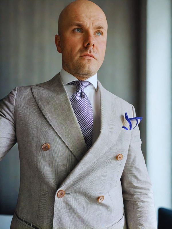 The Silent Majority of Menswear Groups: Why Thousands Lurk but Few Post