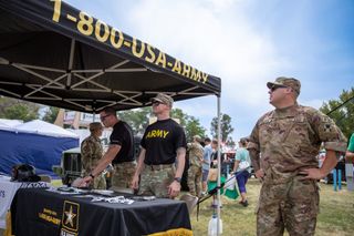 Army targets horny teens with Pornhub recruiting ads