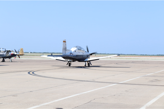 Air Force solves pilot crisis by increasing service commitment to 20 years
