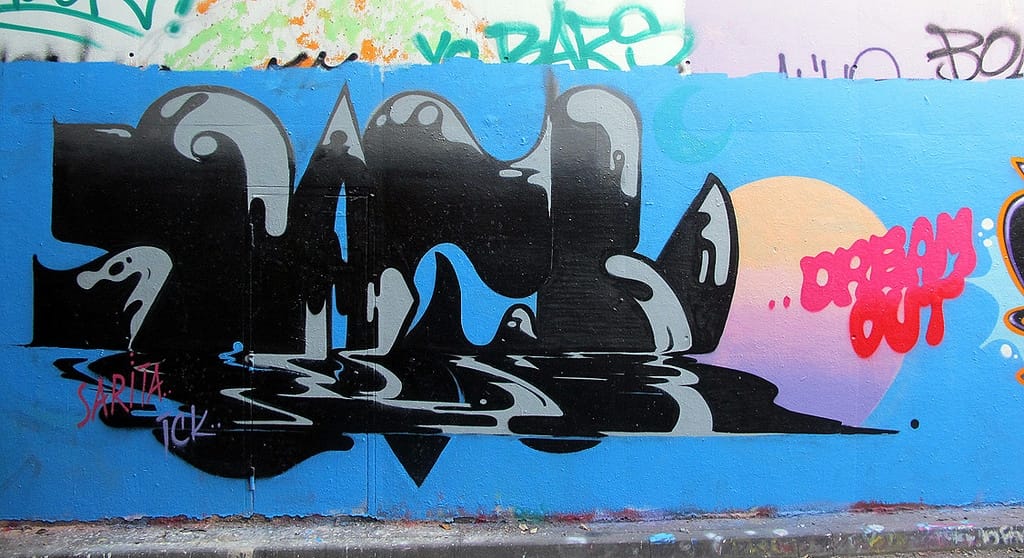 Photo credit: Lefty LeMur via Visualhunt / CC BY-NC-ND Wavy - P2P Heilsbringer?