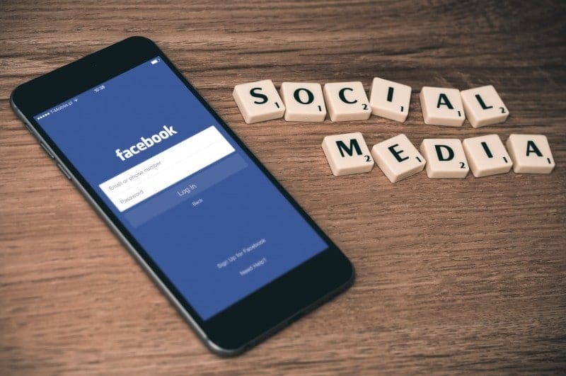 Photo on VisualHunt.com Facebook, Finanzdienstleistungen und nun?