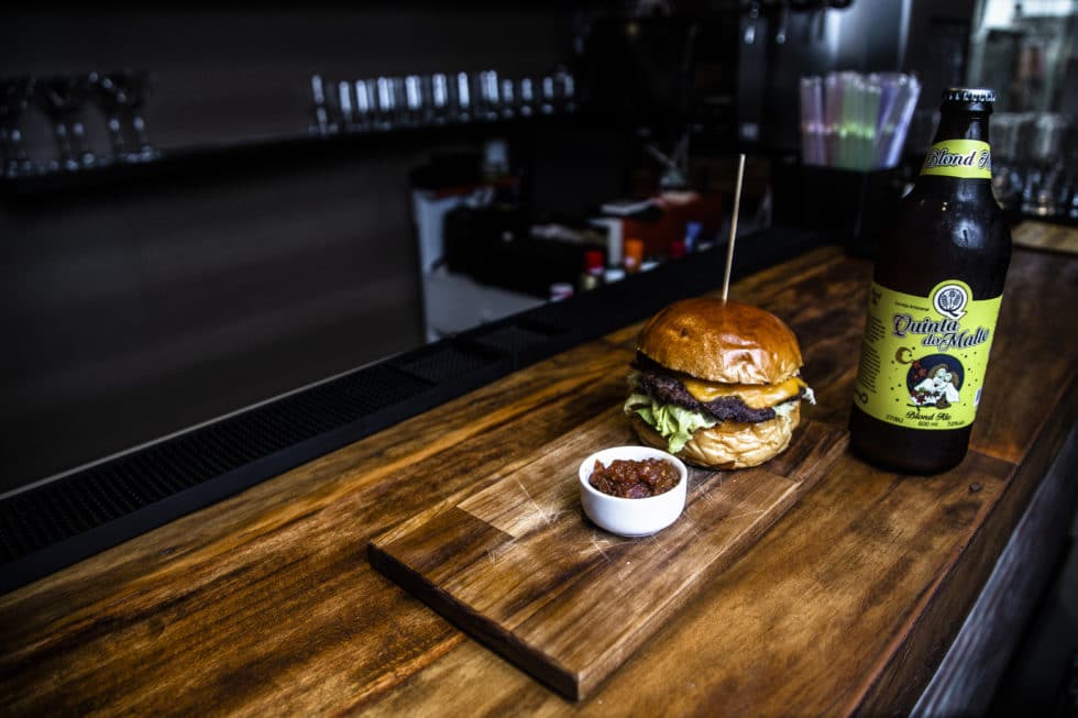 „Zahlen, bitte!” - Warum bargeldloses Zahlen nun endlich auch die deutsche Gastronomie erobert / Why cashless payment is finally conquering the German gastronomy industry