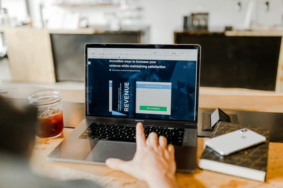 Fehlerhafte Prozesse im Check-out Prozess geht auch zu Lasten der Kreditkartenanbieter / Faulty processes during check out are also at the expense of the credit card providers