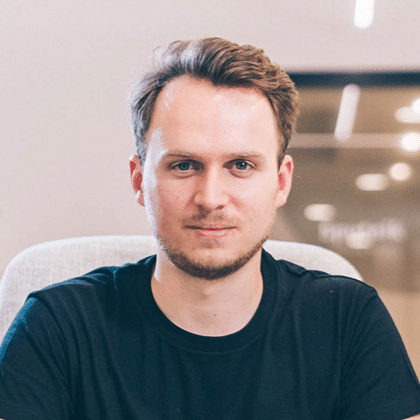 Julian Leitloff ist Gründer und CEO von Fractal sowie Co-Autor des Buches "Keinhorn".
