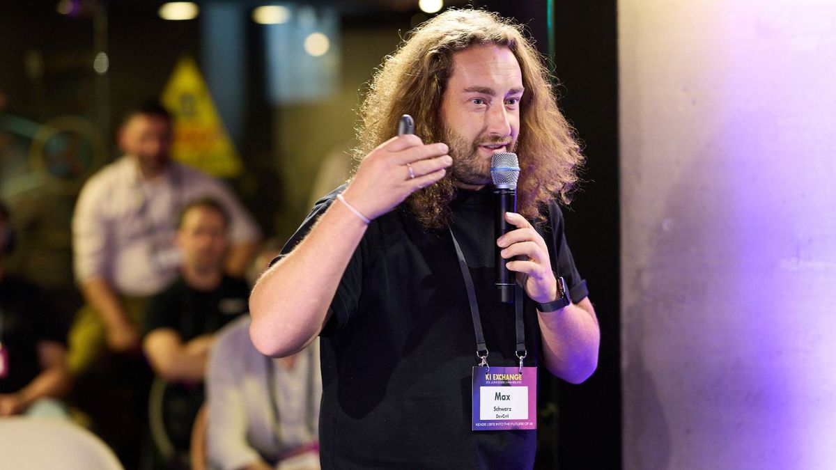 Max Schwarz über seine täglich genutzten KI-Tools und Empfehlungen für den produktiven KI-Einsatz im Finanzbereich
