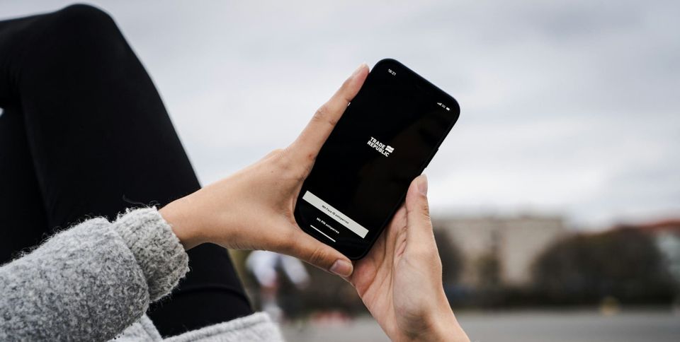 Neobroker-Offensive bei der Altersvorsorge, Schufa-Daten-Einblick und Personalien bei N26