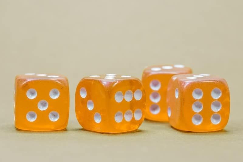 Glücksspiel – Gambling: Don’t roll the dice if you can’t pay the price!