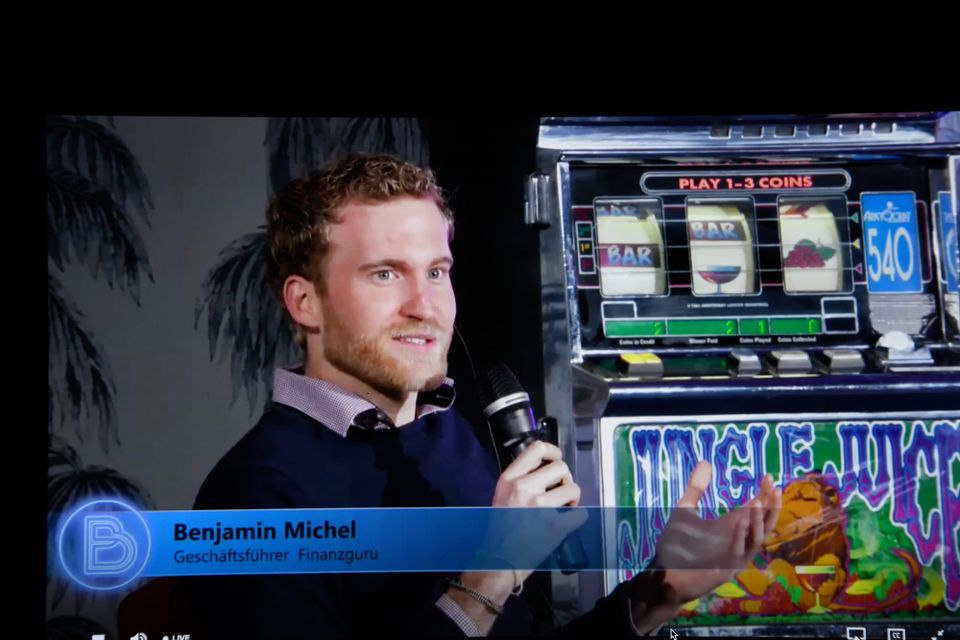 „Best to be afraid of us.“ The future of Personal Finance Management