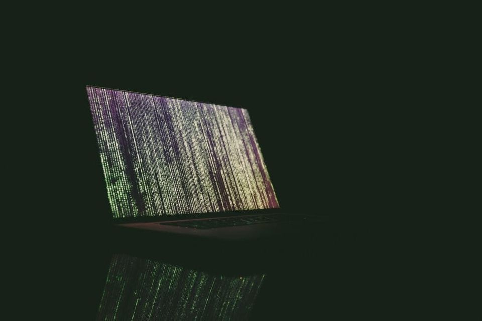 From „Finance on the Internet“ to „Internet of Finance“