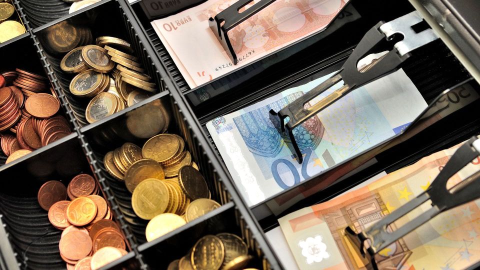 Für Händler wird Bargeld teurer – Karten aber auch