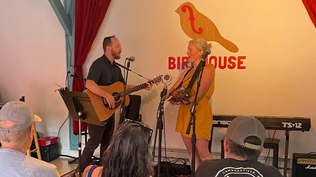 Enjoy 10 Minutes of Fame at Birdhouse’s Family Open Mic