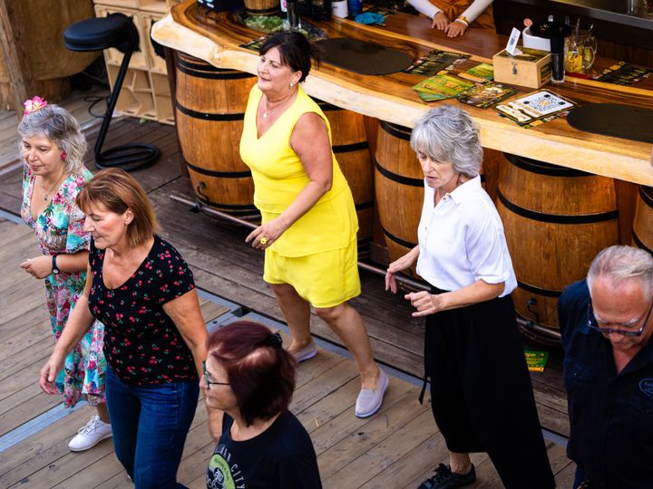 Heiße Rhythmen, volle Tanzfläche: Rockabilly-Party am Dölle's Altes Brathaus