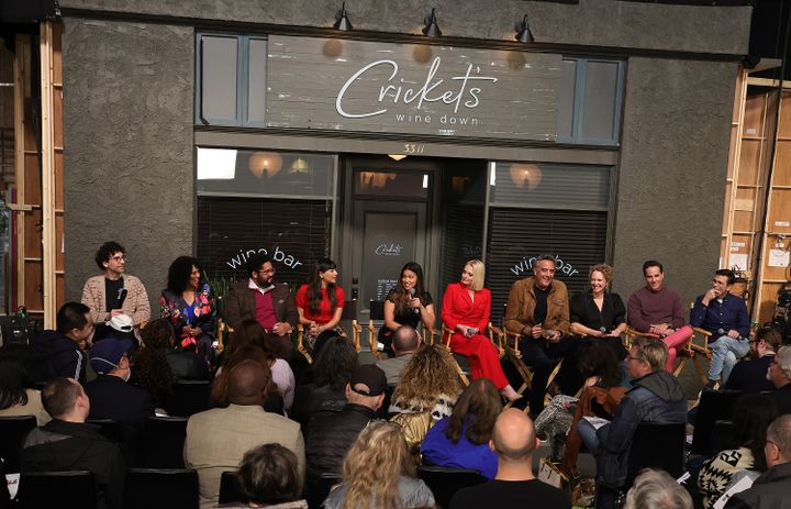 Panel-to-Panel: Best Supporting Journalists in a Press Tour?