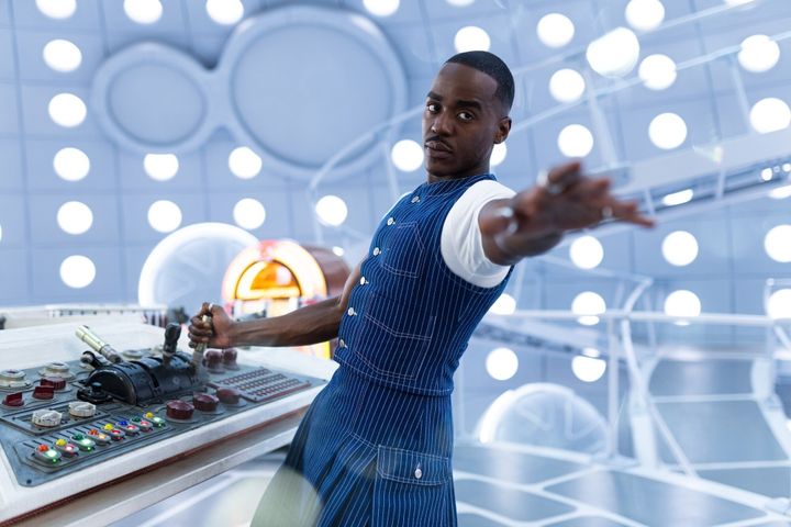 Review: Doctor Who, “The Robot Revolution” | Season 2, Episode 1