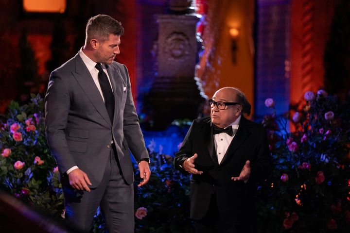 Review: It's Always Sunny in Philadelphia, "The Golden Bachelor Live" | Season 17, Episode 8