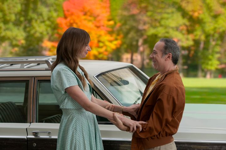 Review: Stuart Fails To Save the Universe, "Spoiler: Stuart Makes a Wallet" | Season 1, Episode 4