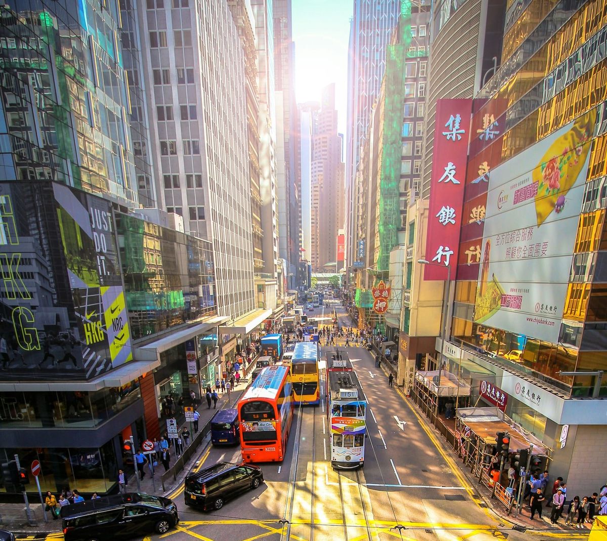 Jimmy Lai döms till 20 års fängelse i Hongkong