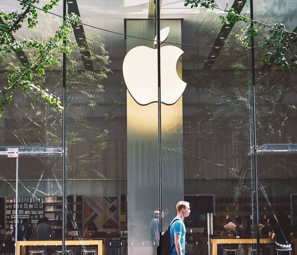 EU backar i techstrid – Apple och Meta slipper miljardböter