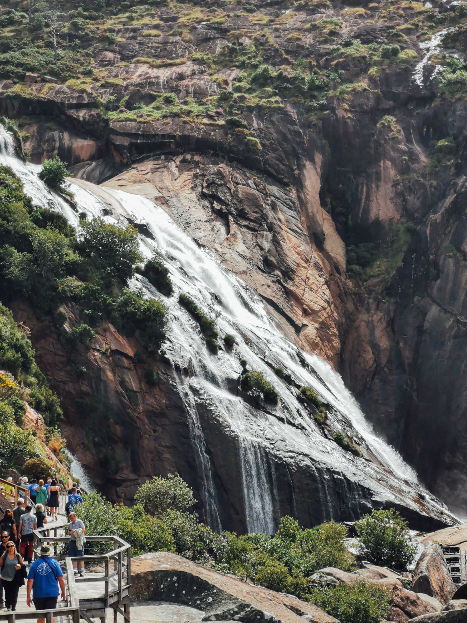 น้ำตก Fervenza do Ézaro