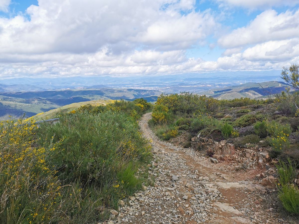 Camino Day 4 : Rabanal del Camino - Molinaseca ข้ามเขาลูกแรก ทางลงถึงกับขาสั่น