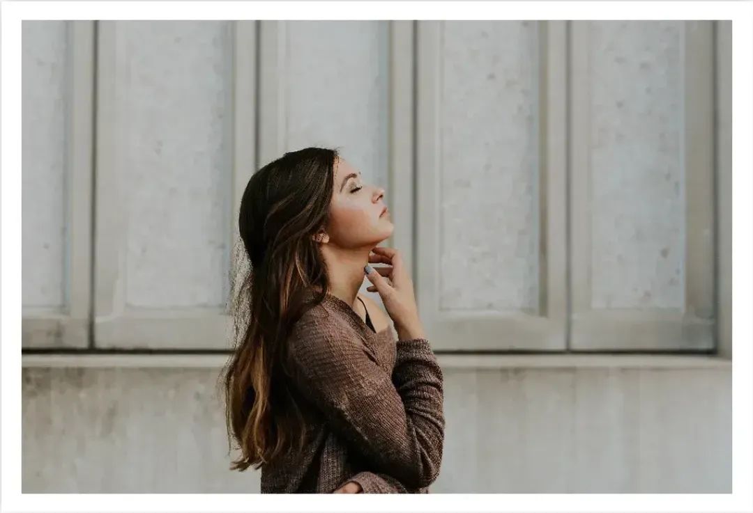 Poses para Fotos: 45 Ideias Criativas para Arrasar em Qualquer Ensaio