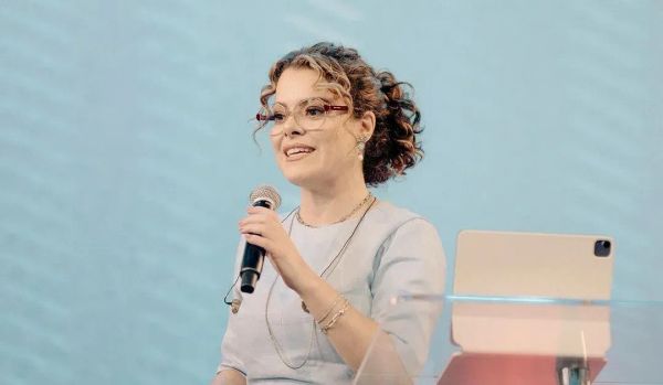 Condenação de Ana Paula Valadão contém erros jurídicos e ameaça à democracia