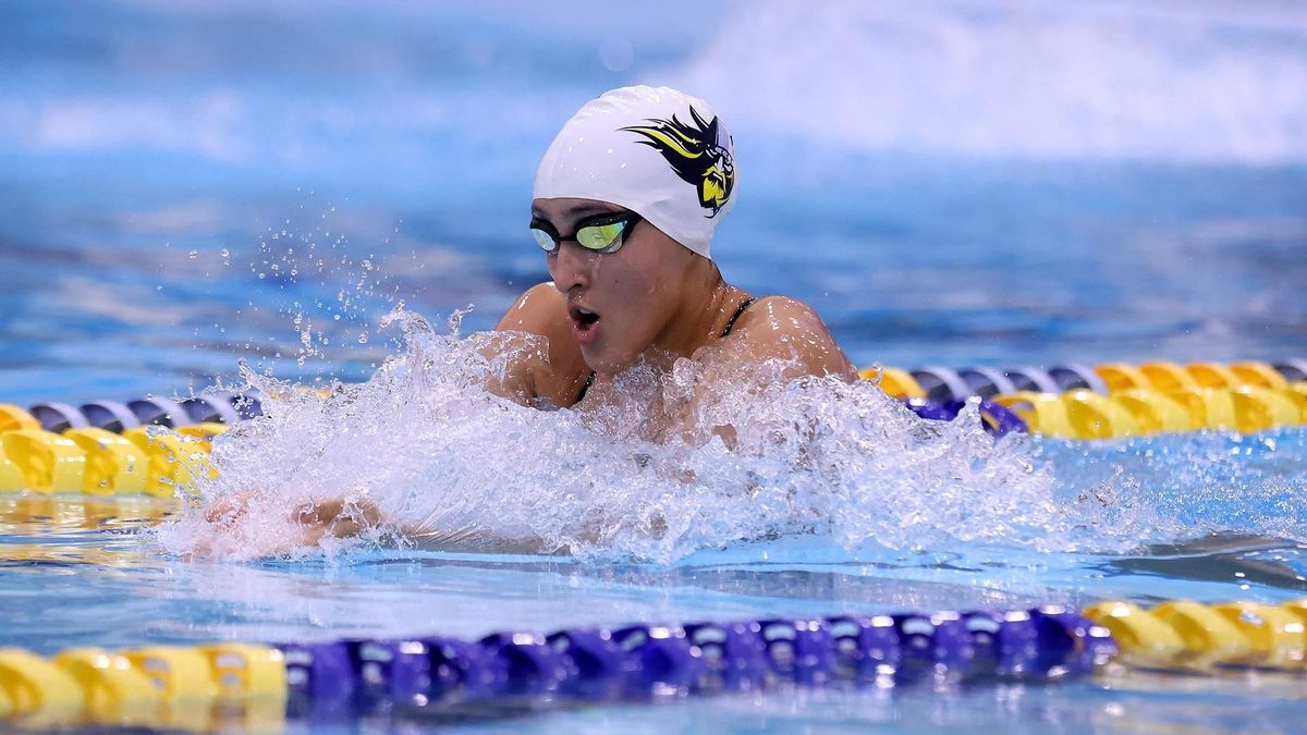 Swimming and diving begins season with new head coach