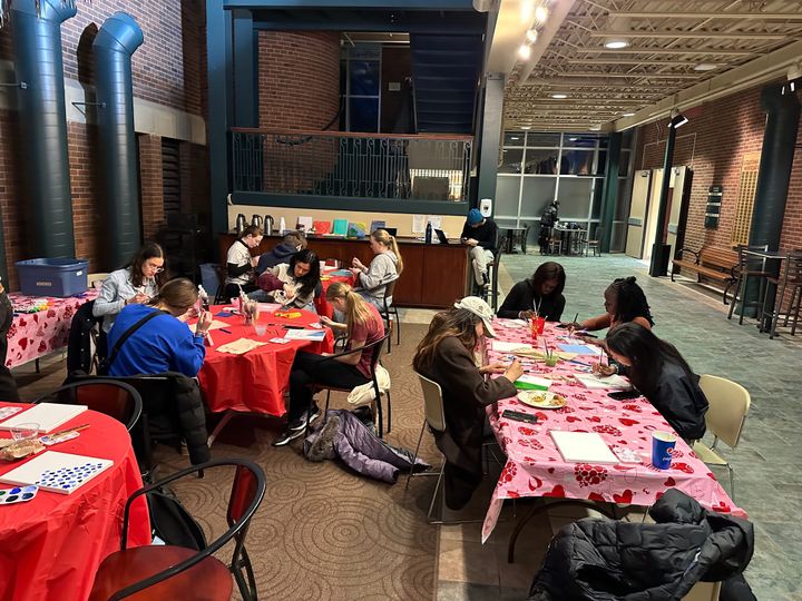 Lost&Found hosts painting event