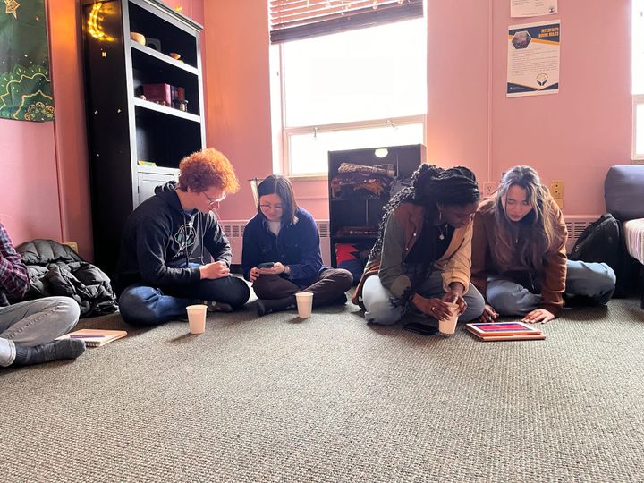 Interfaith Council invites students to 'chat,' sip on chai