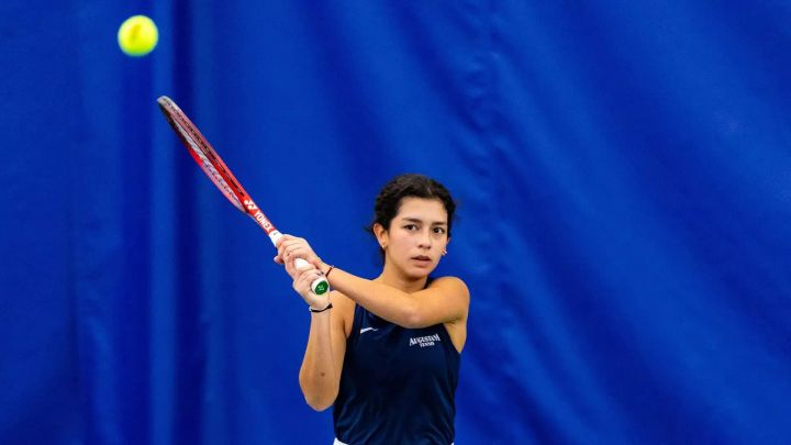 Tennis teams compete in San Diego over spring break