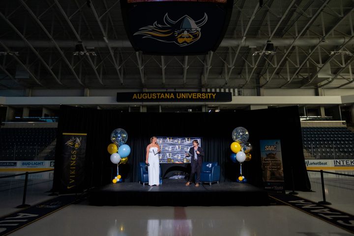 A night of cheers, legacy: The Ole’s celebrate Augustana athletes