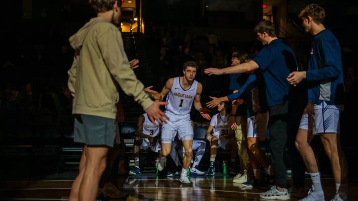 Men's basketball pushes the pace
