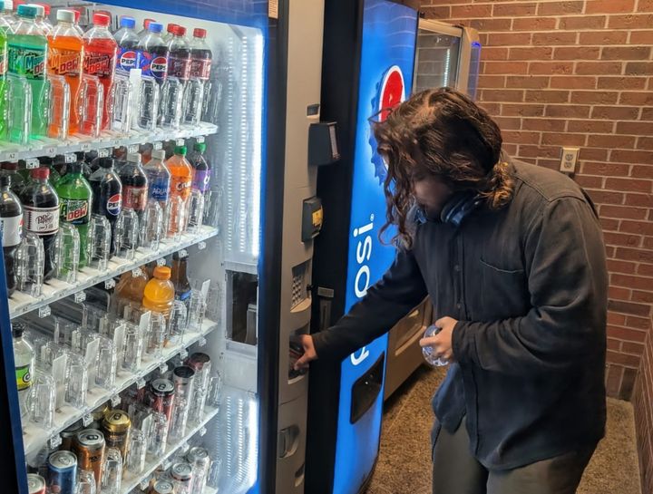 Meal exchange error fixed quickly, vending issue persists