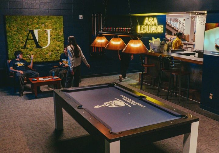 ASA converts Back Alley storage into student lounge