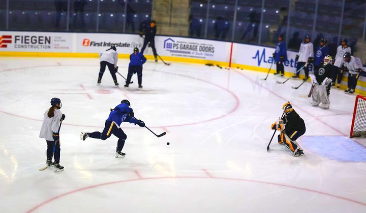 Women’s club hockey shooting for nationals