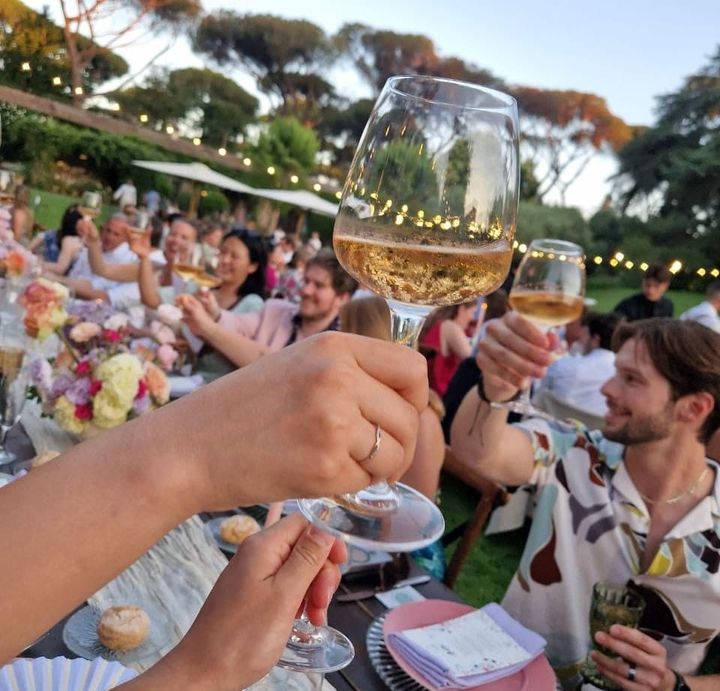 Italian🇮🇹Wedding but American🇺🇲&French🇨🇵 couple. Cheers and goodybe!