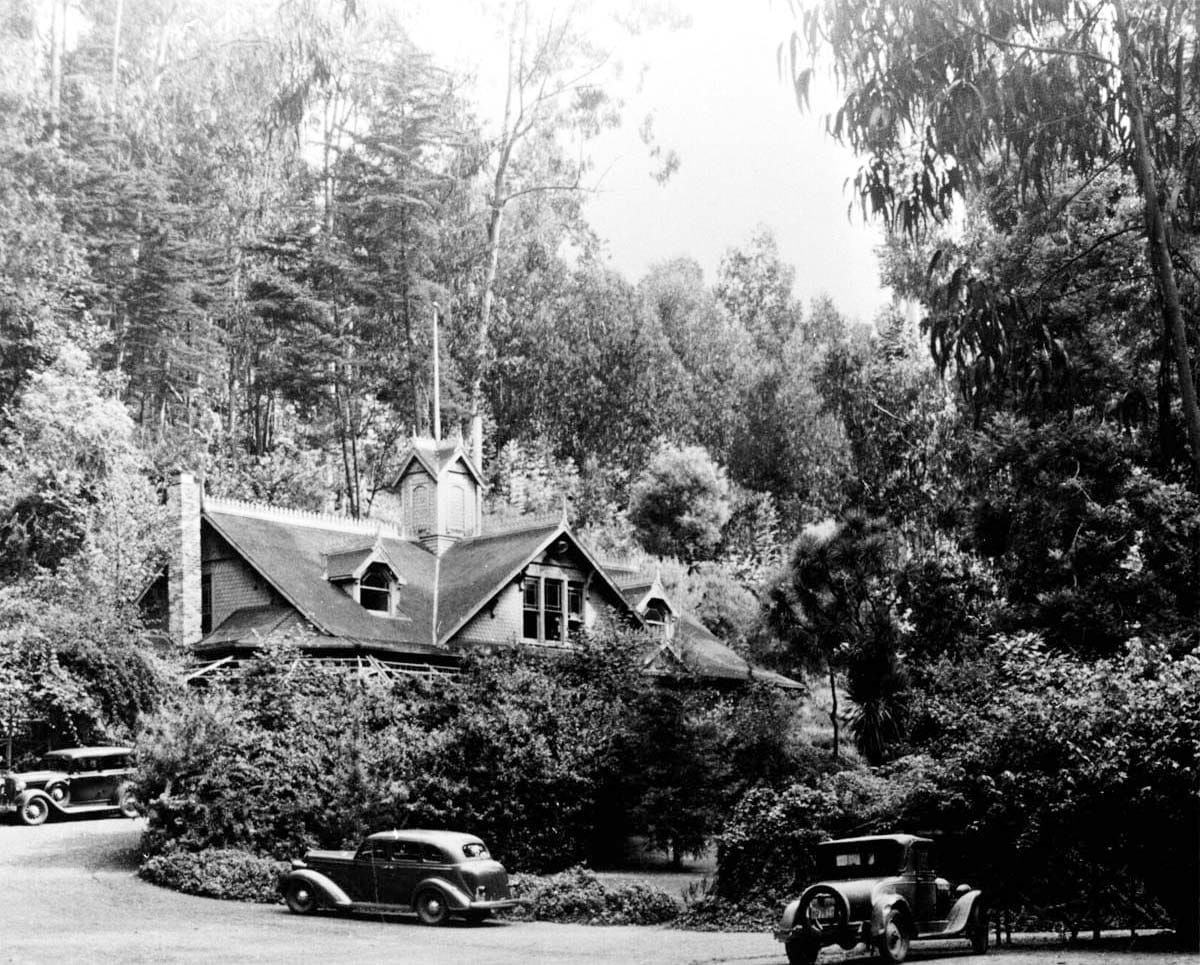 Trocadero Inn being remodeled in the 1930s