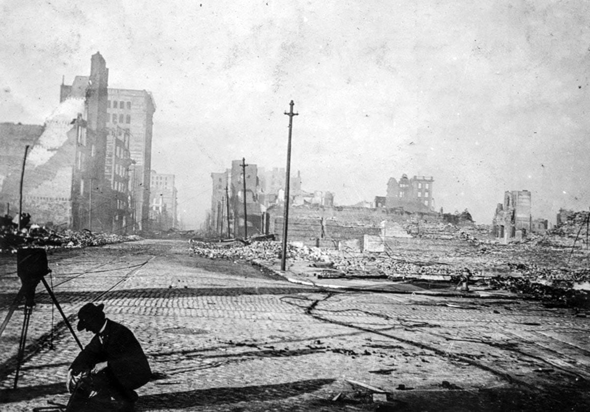 photographer after 1906 earthquake