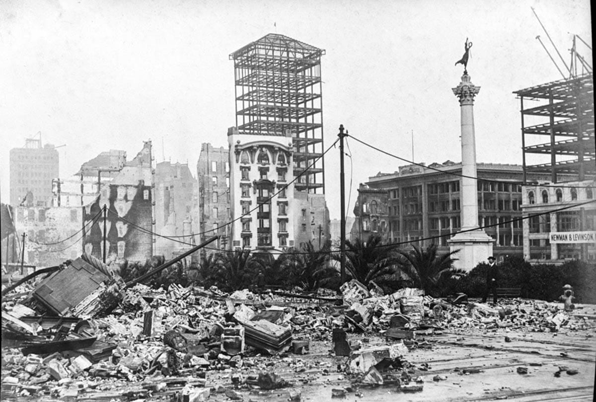 Union Square and 1906 earthquake and fire ruins