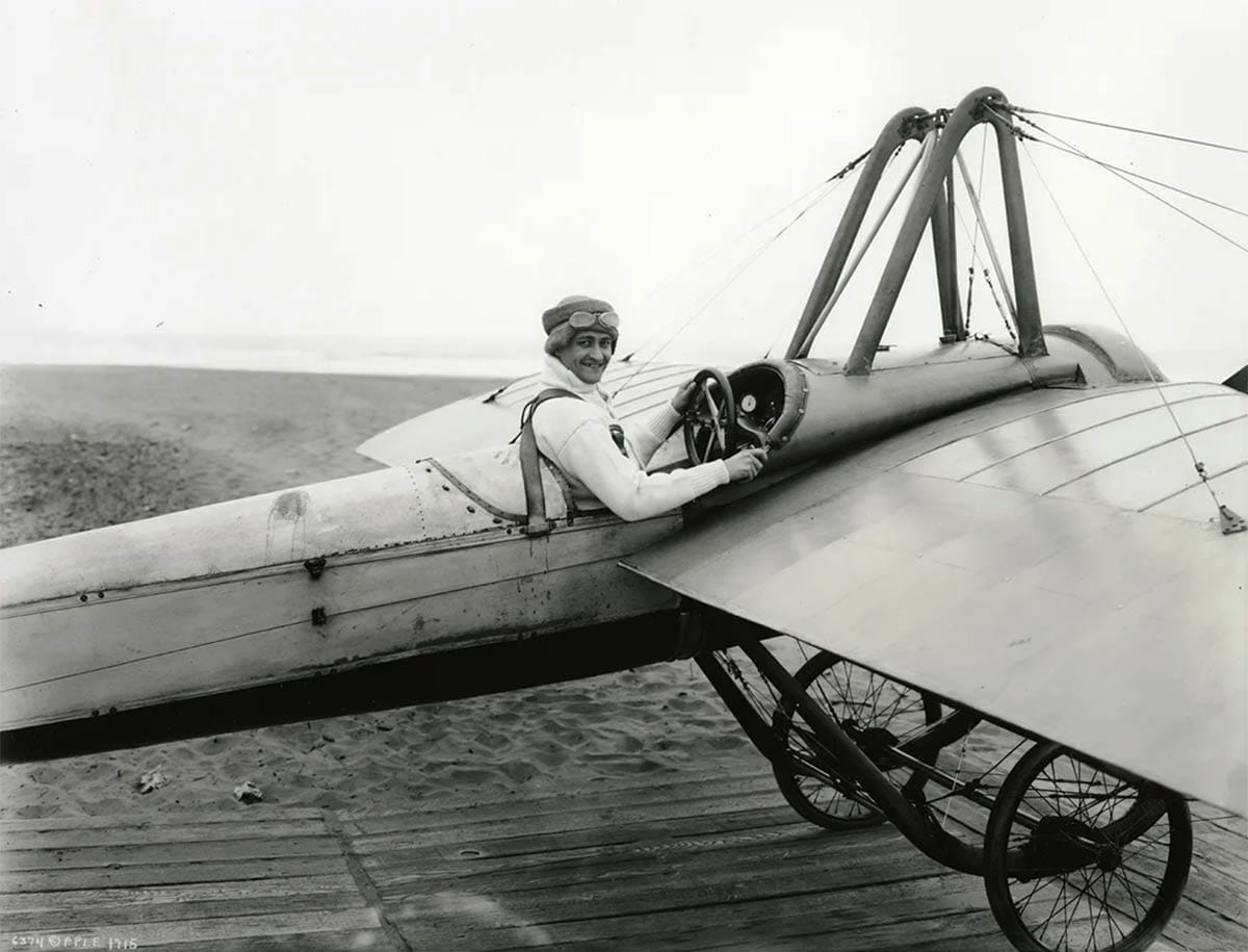 Silvio Pettirossi, a Paraguayan flier, posing at Ocean Beach in 1915.