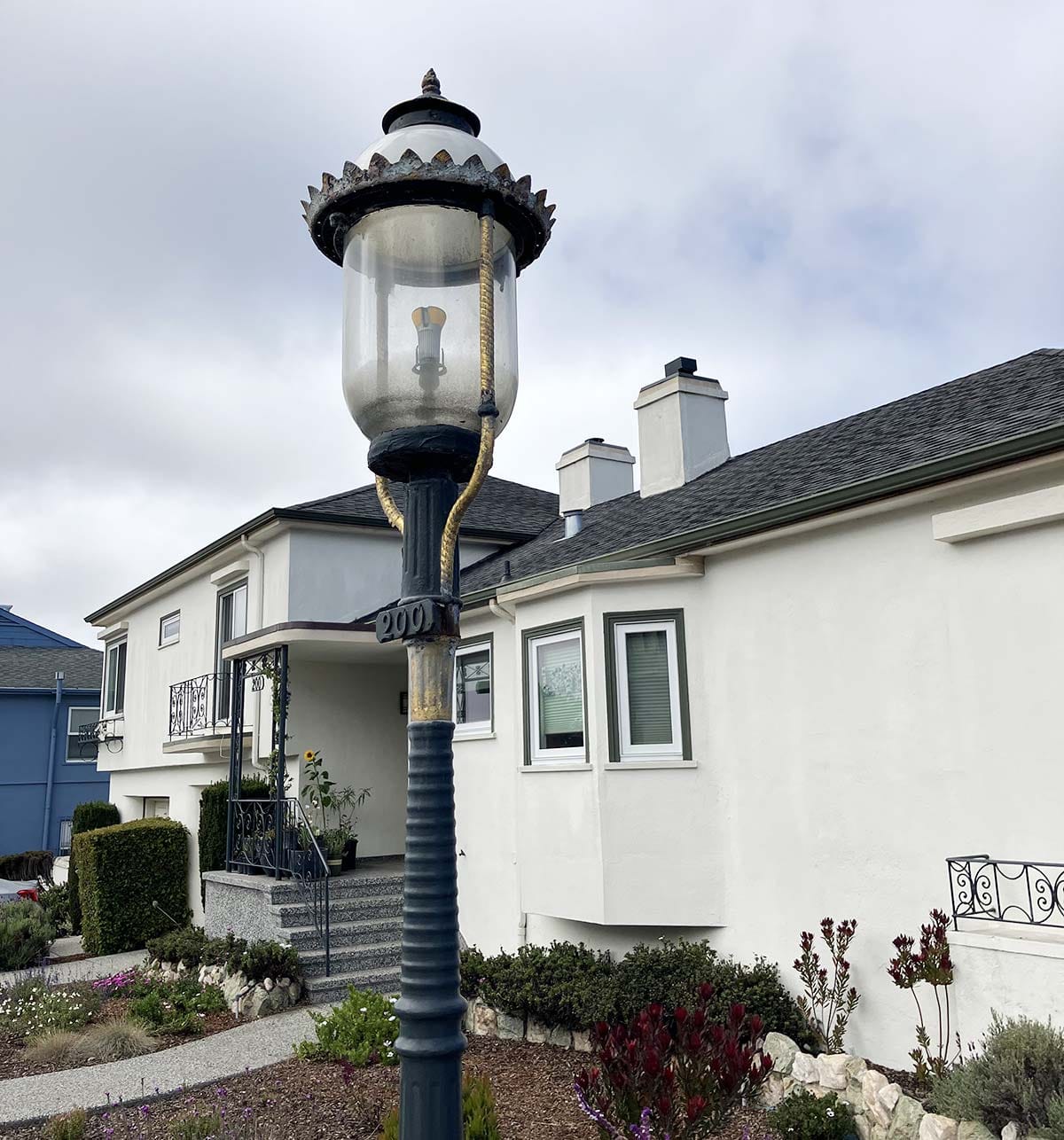 Gas lamp in Laurel Heights