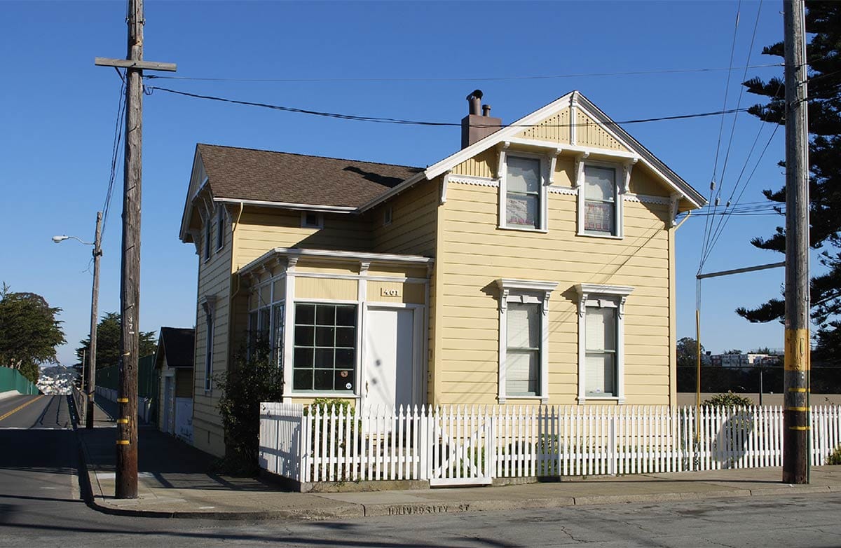 401 University Street